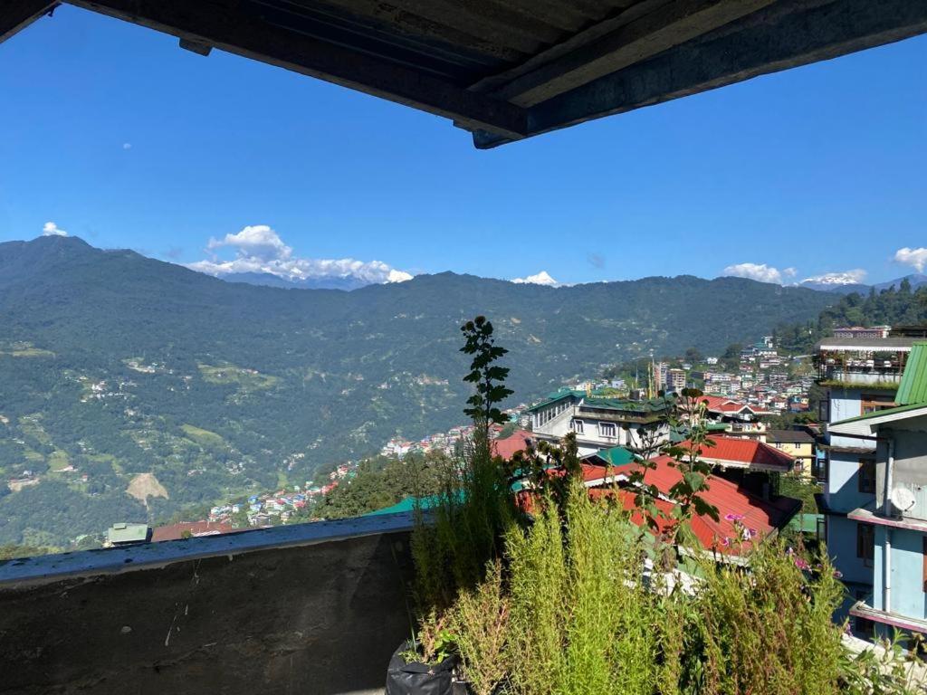 9 Atop Hotel Gangtok Exterior foto
